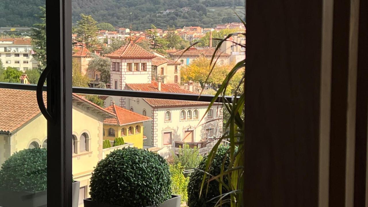 Ferienwohnung Atico De Diseno Con Terraza En El Centro De Olot Exterior foto